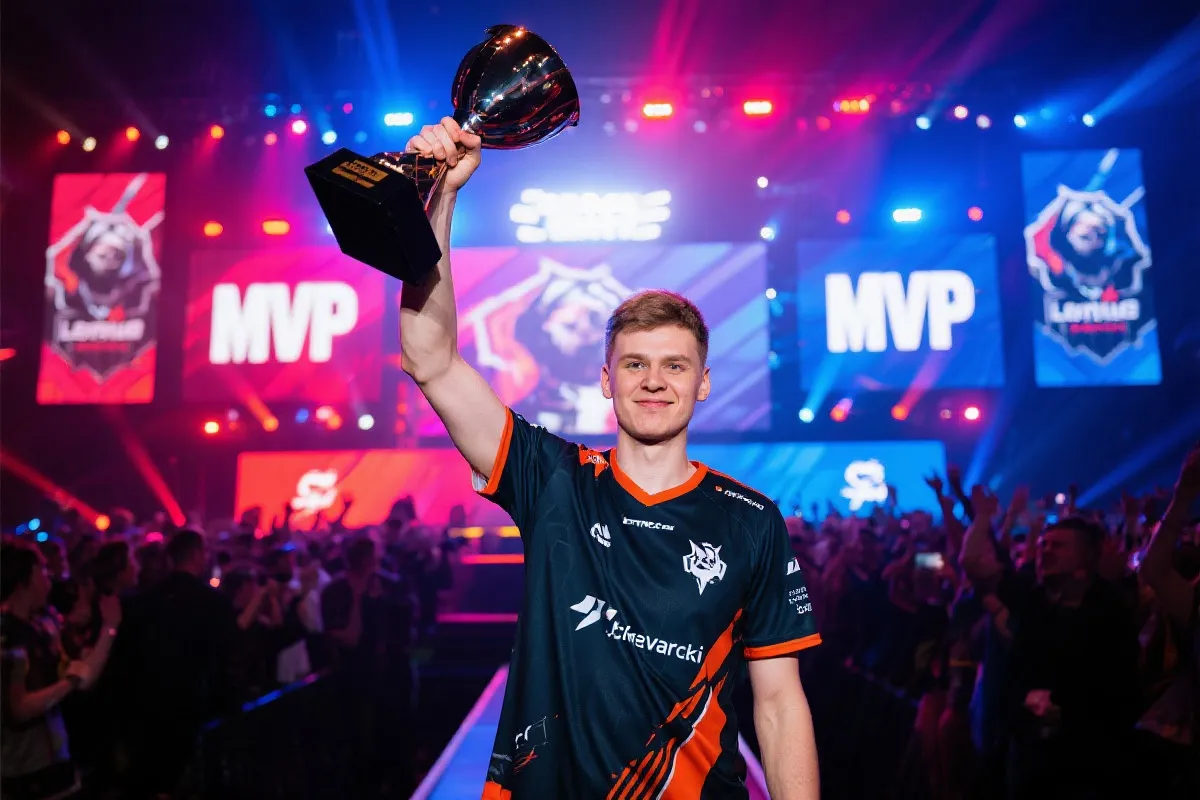 荣耀时刻：Justinas "jL" Lekavicius点燃赛场激情，斩获赛事MVP